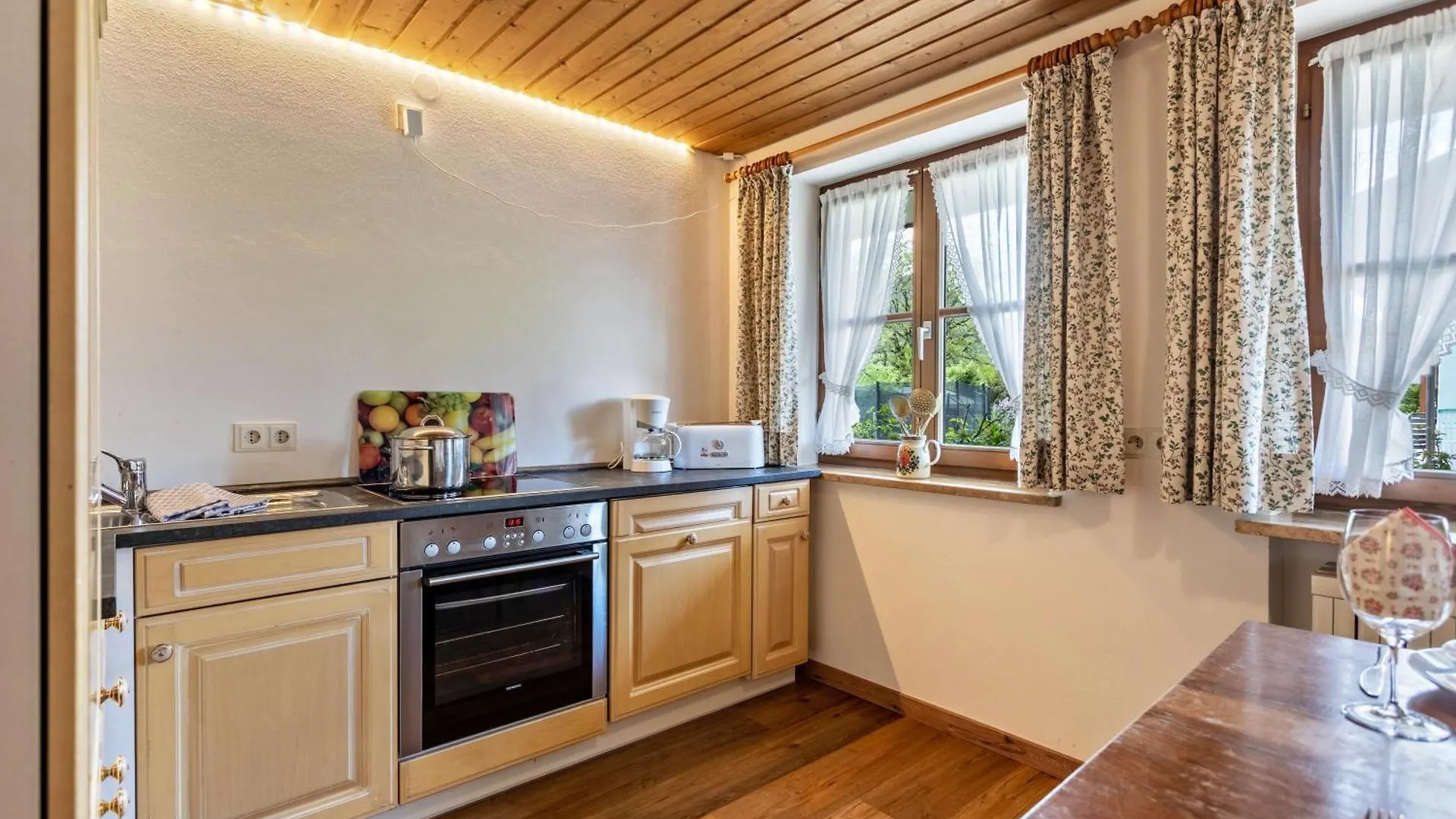 Ferienwohnung An Den Bergen Unterwoessen 0*,  Germany